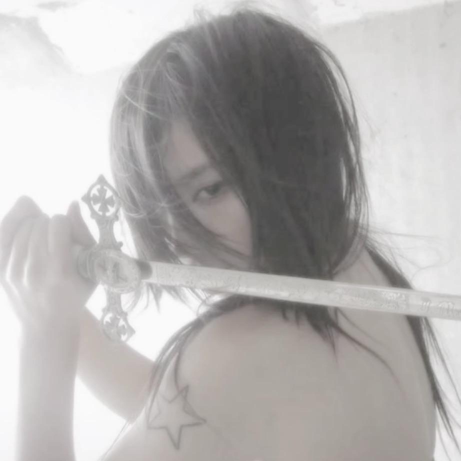 在末日来临前逃避一切痛苦