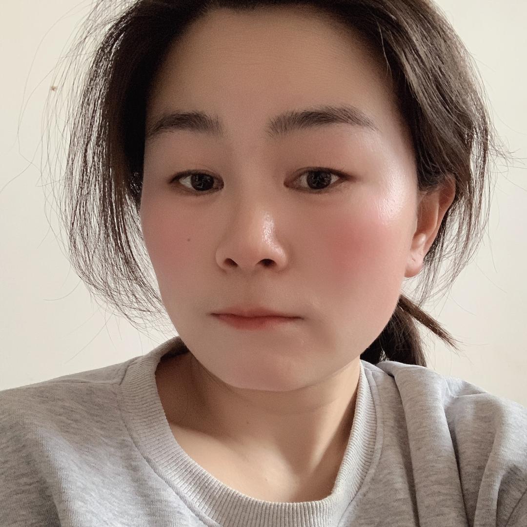 初 六