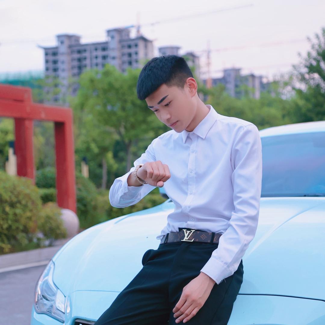 青.