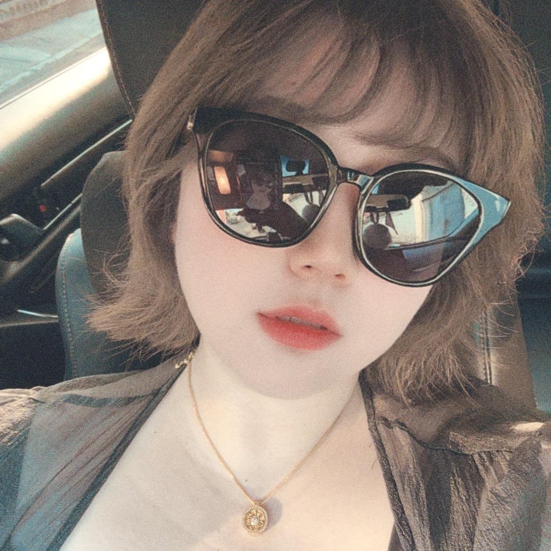 A .一个W刘女士💥