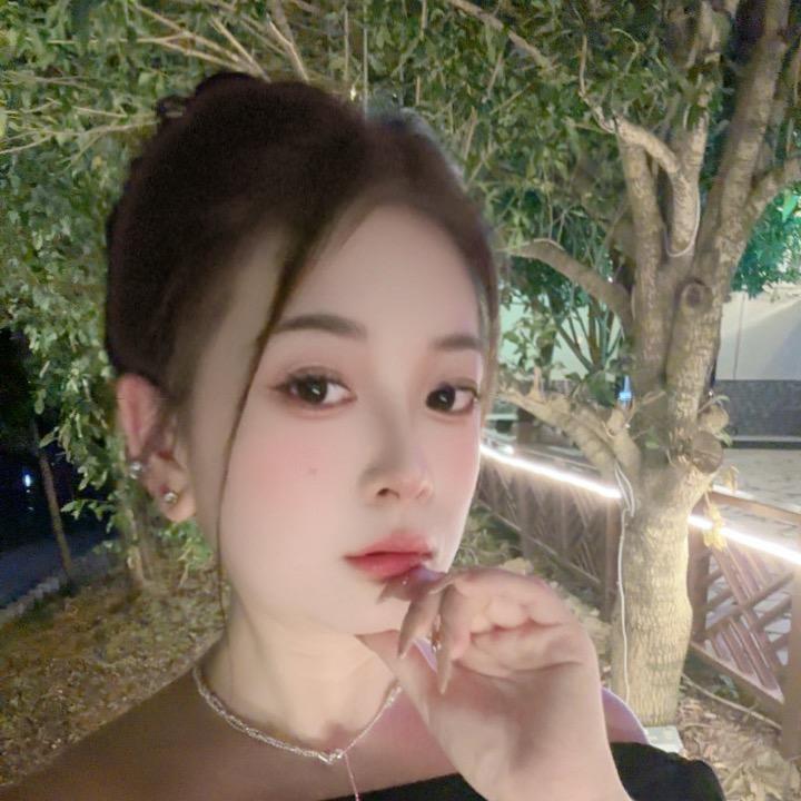 望城大眼睛女装（早9–晚10）