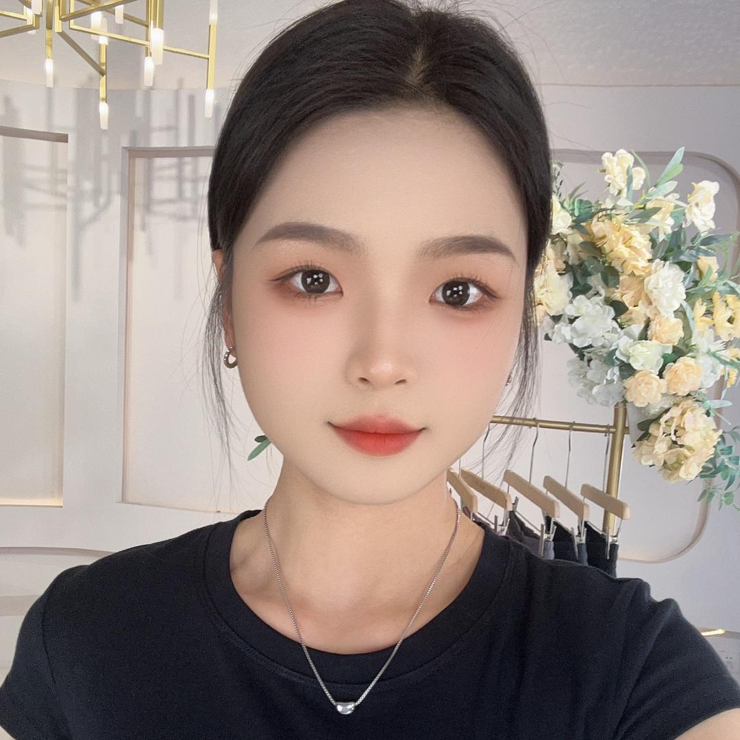 伊丽轻熟风美学