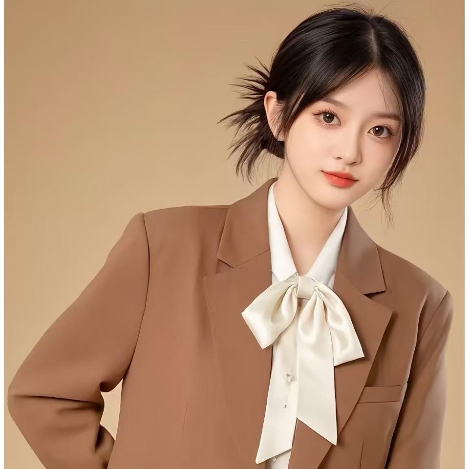 公考讲师昭昭