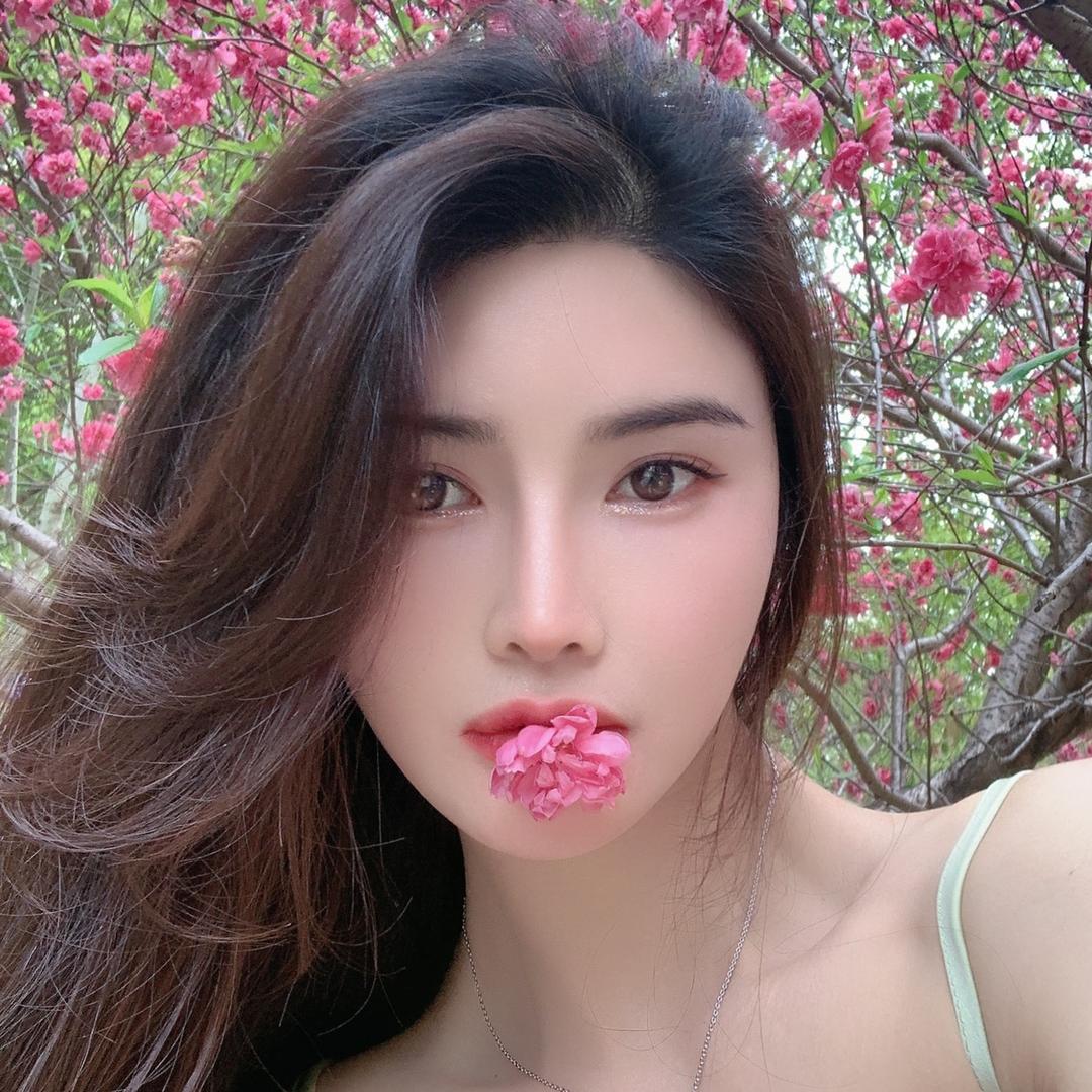 尛💋媳妇baby💄 （连赞拉黑）