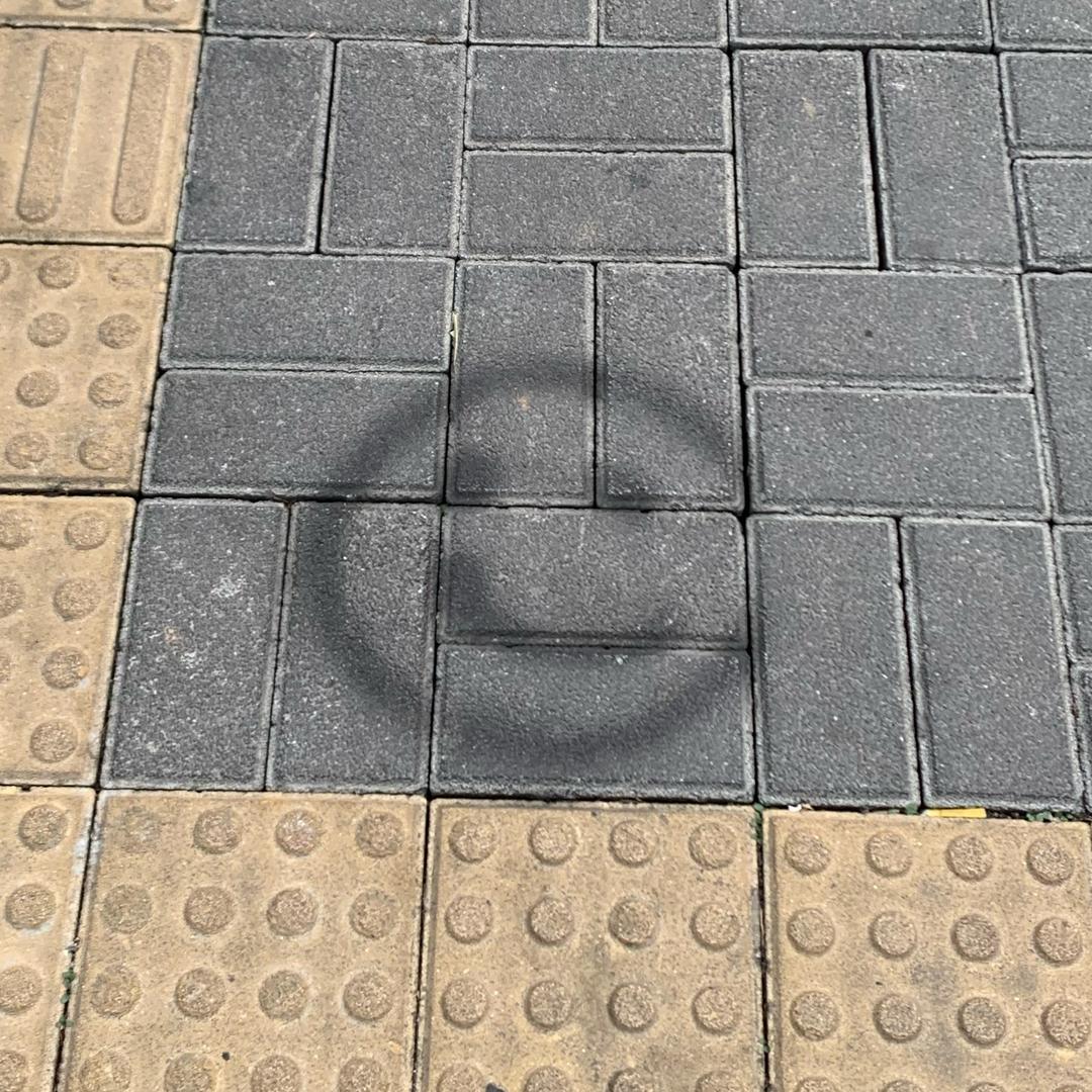 37°3
