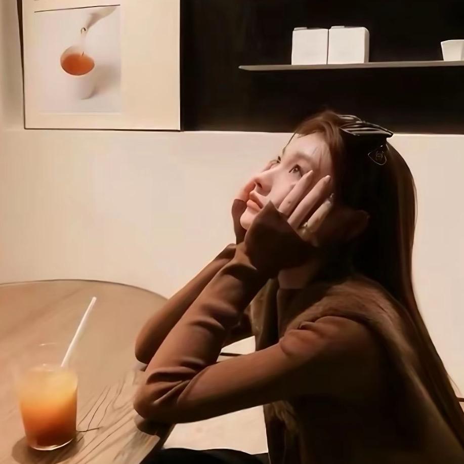 月月.