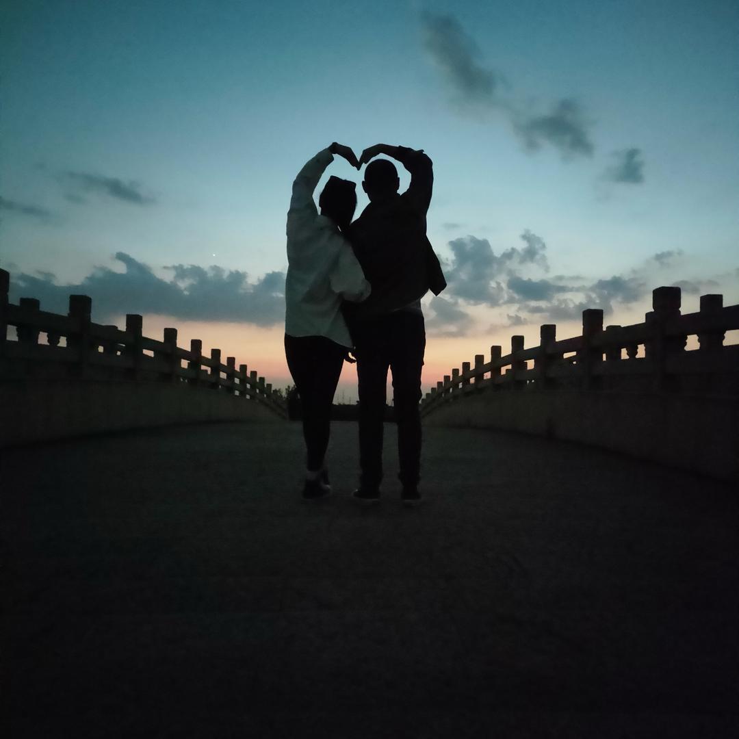 妳会留夏吧