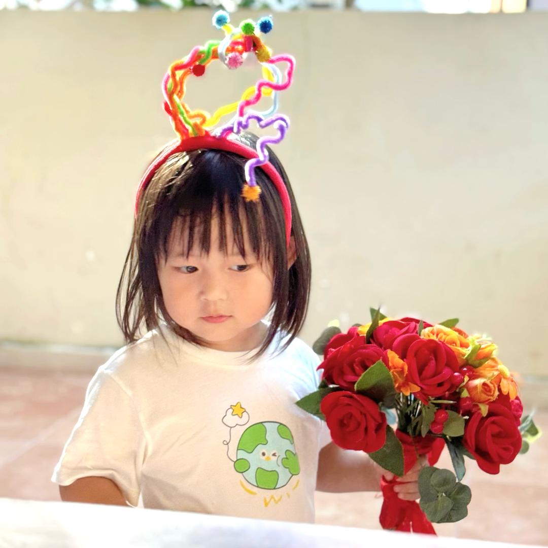 马孔多在下雨。