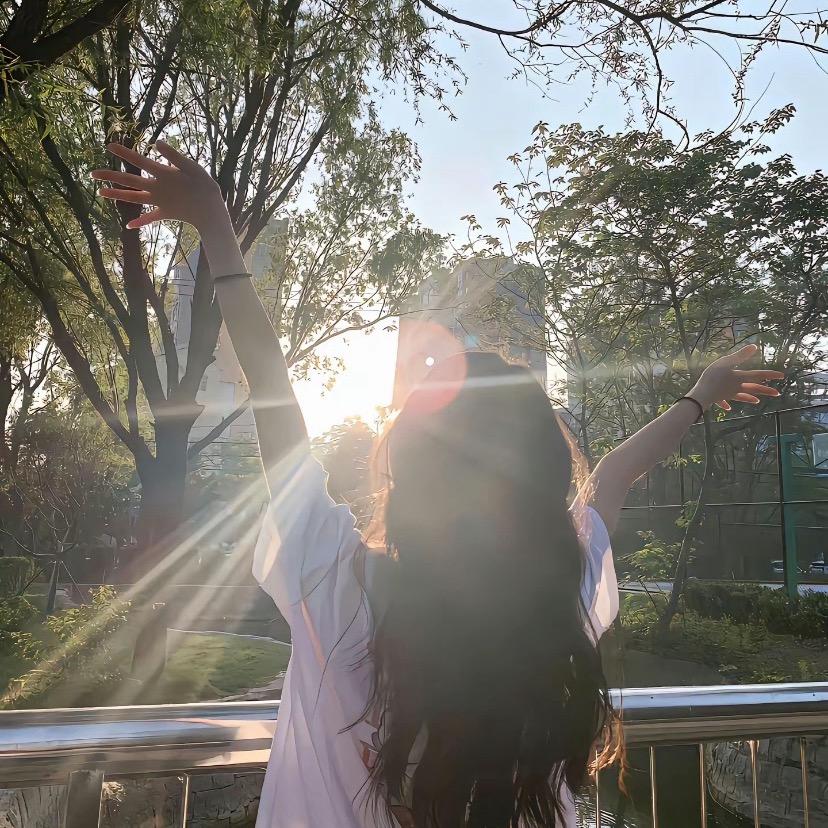 少吃辣条哇 🧚‍♀️