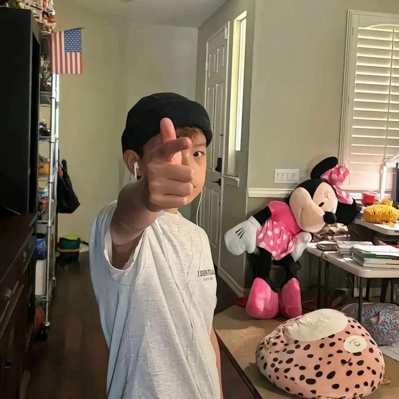 给生活比个✌️