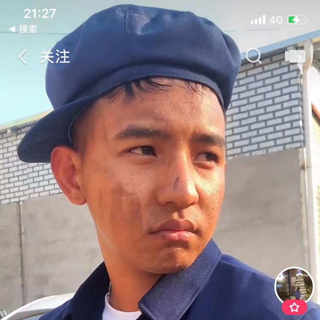 李啊狗（爱不进克)