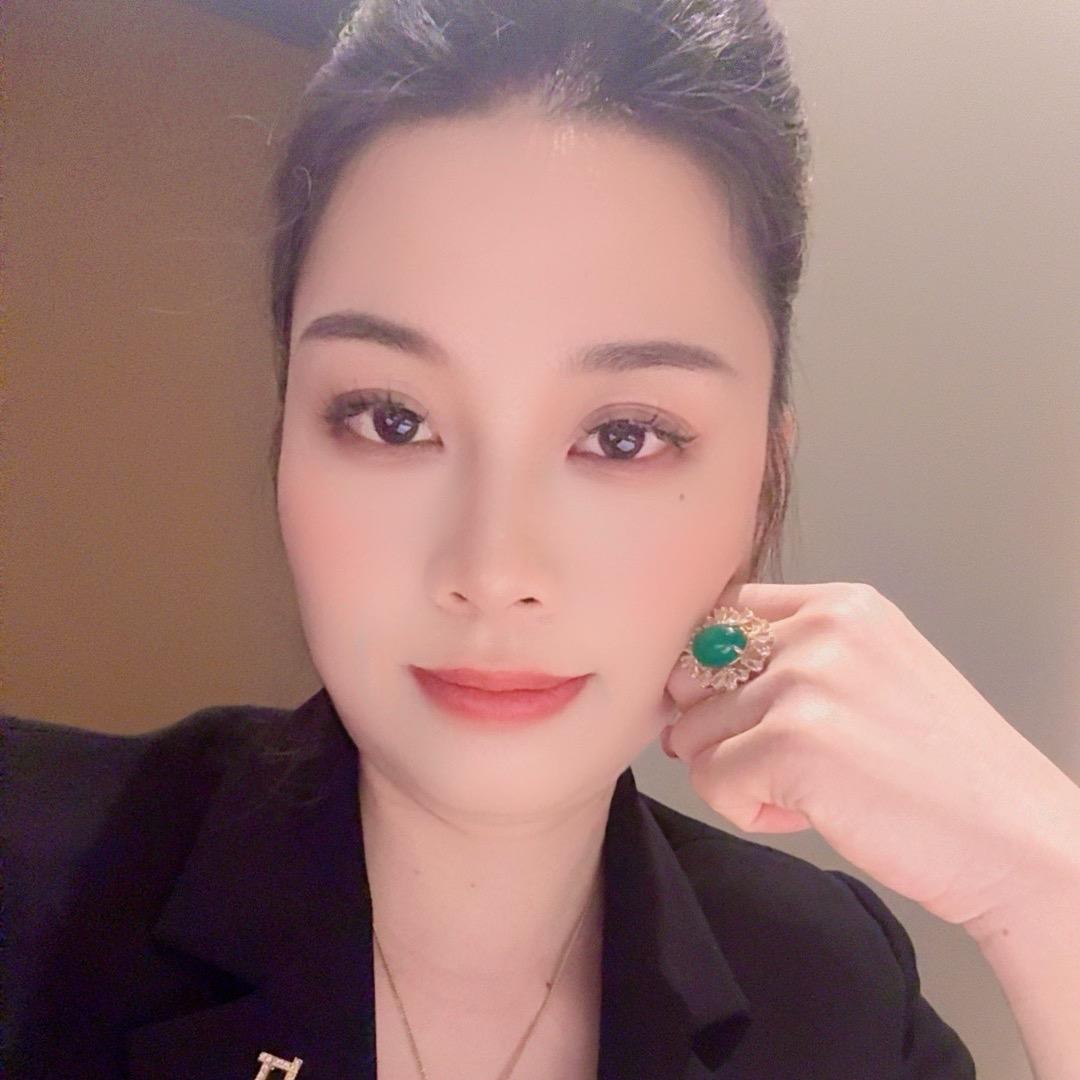 莉莉💗❤️