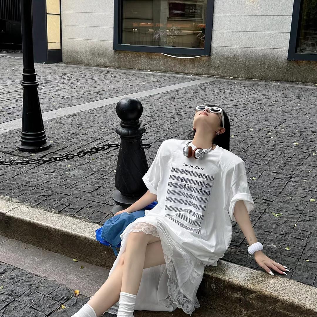 陆百万穿搭服饰