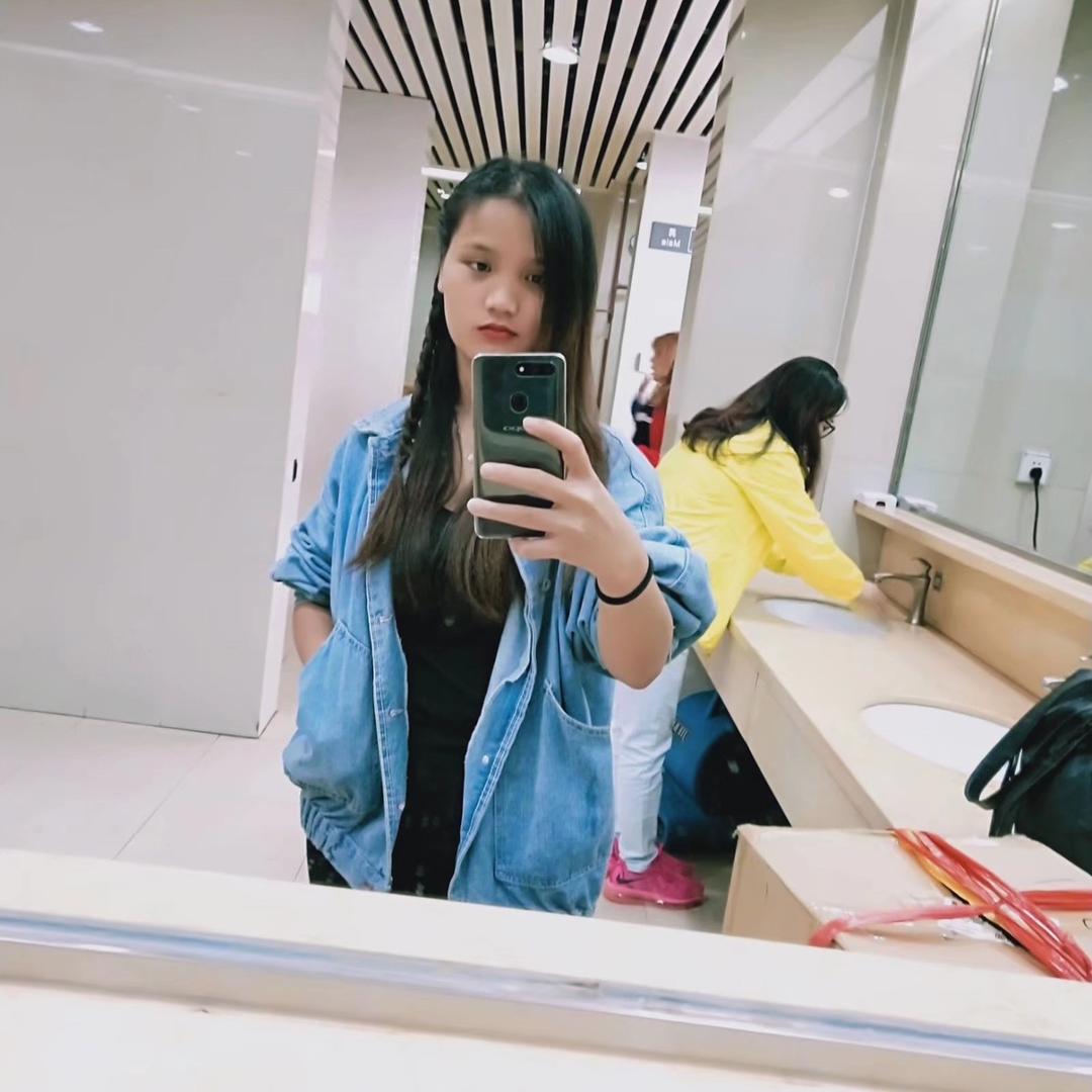 @钟钟钟钟钟小玲