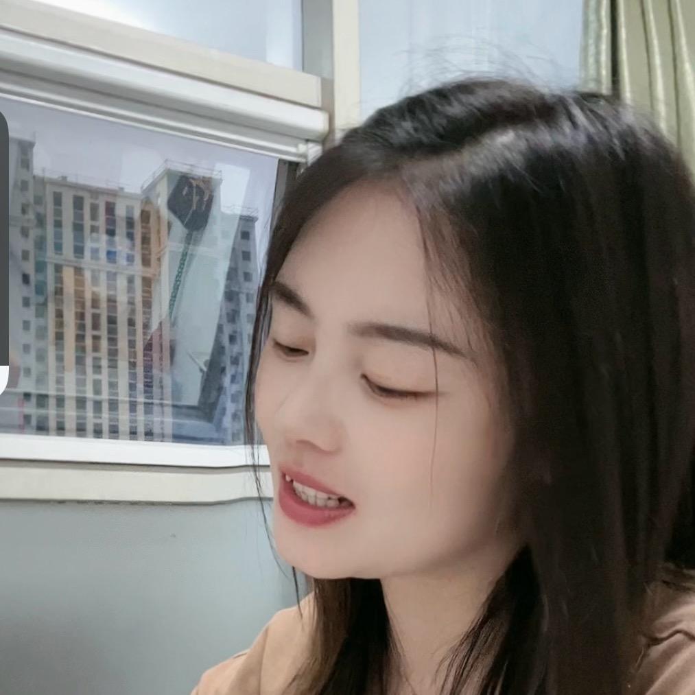 月光中的小虎牙
