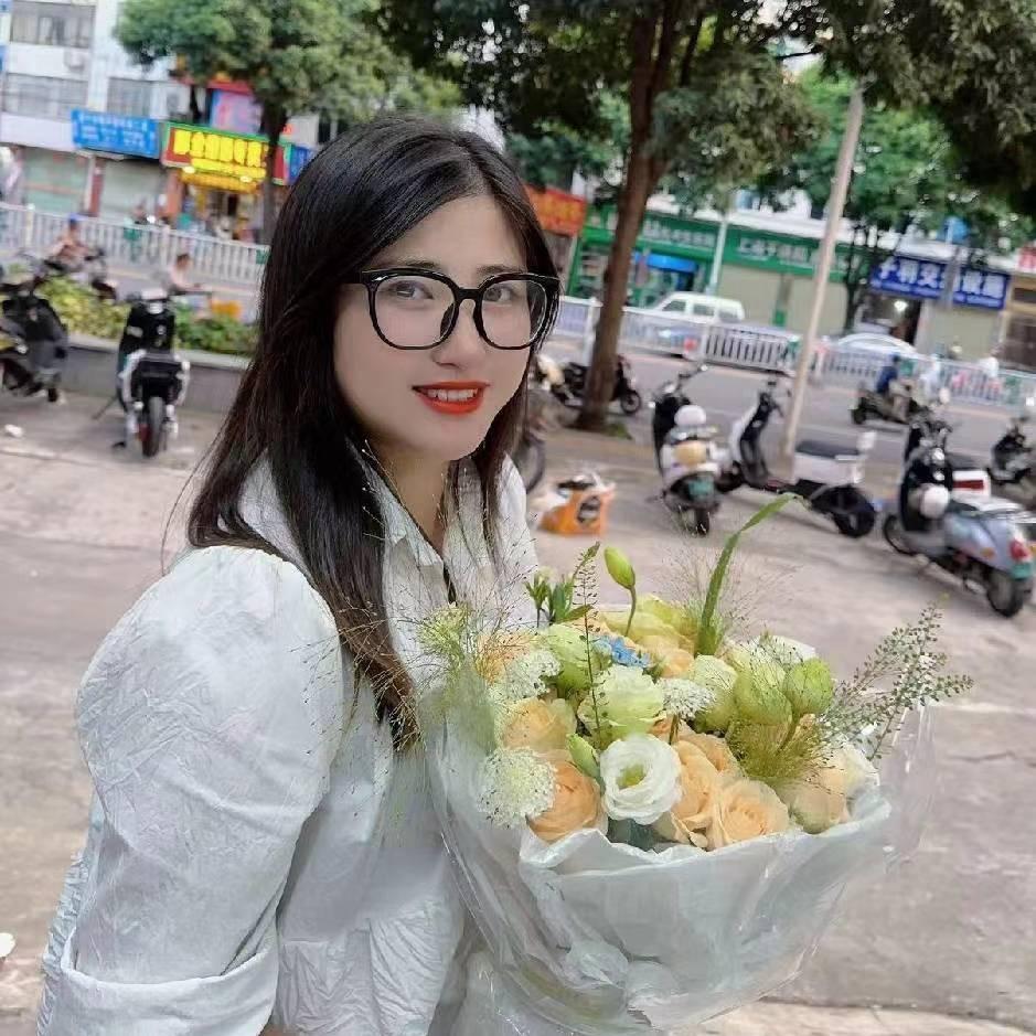 小玉、南宁电动车