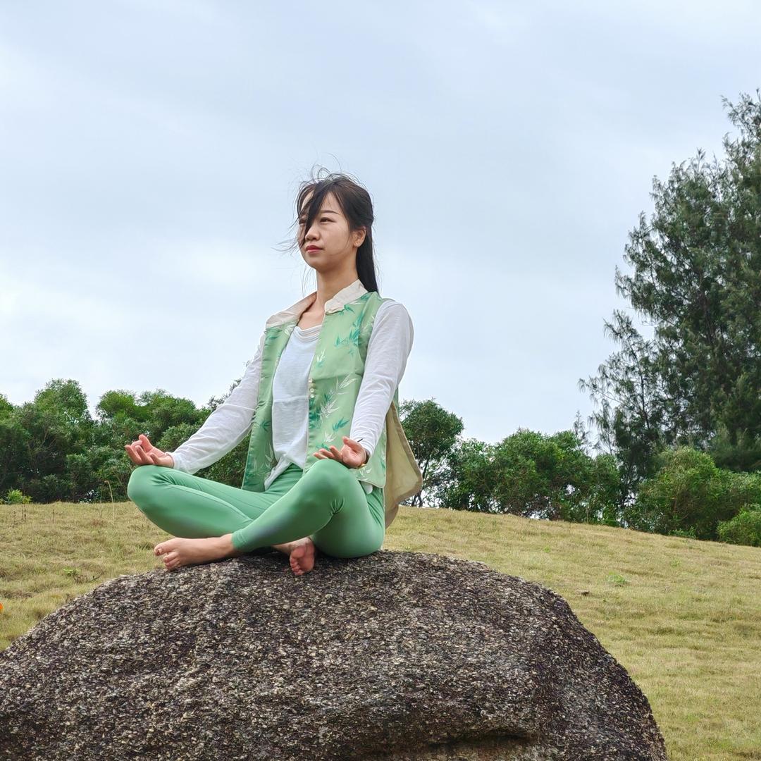 瑜伽小龙女