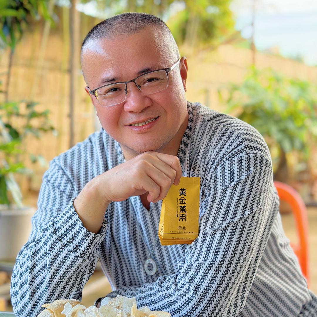 阳光老男孩®_洪建华