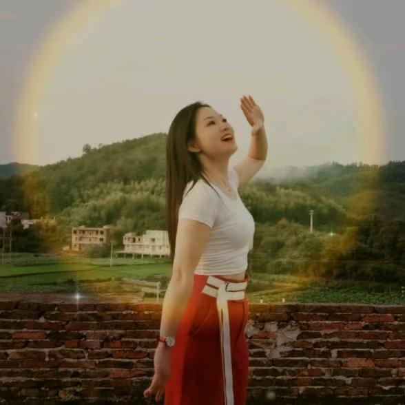 周满秀瑞金市尺度家具