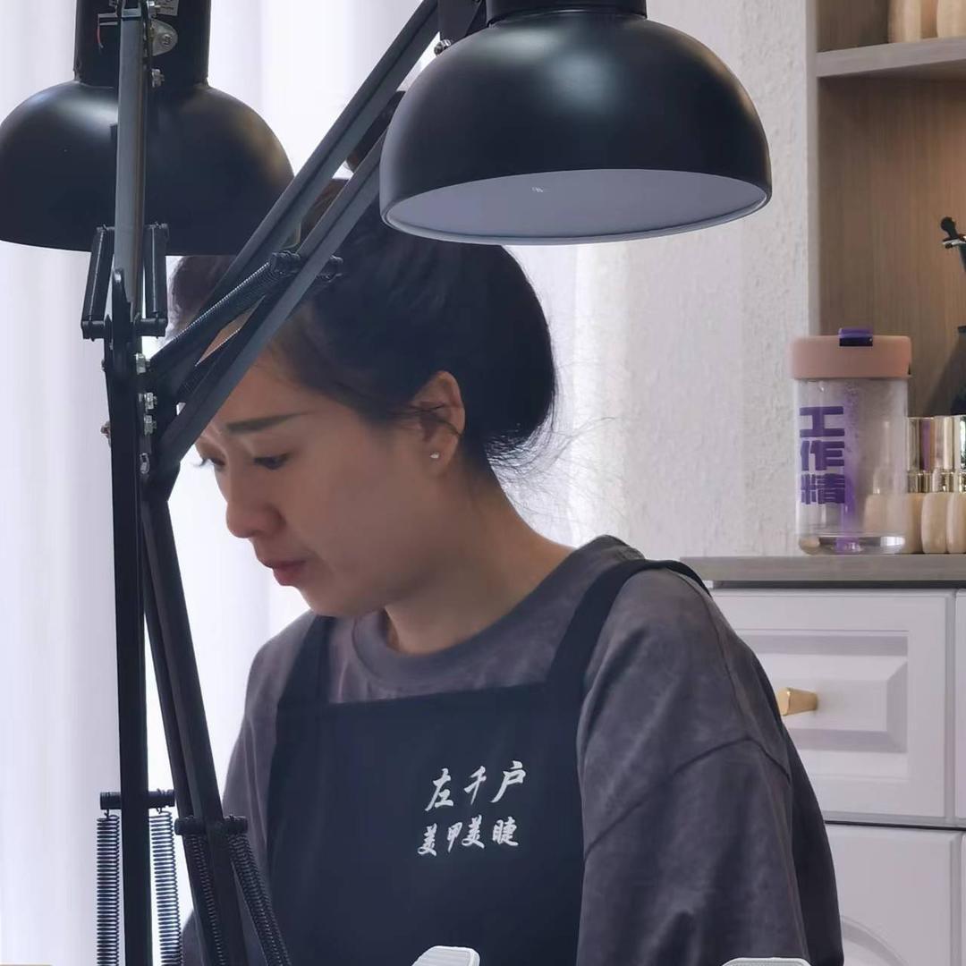 昌建广场二楼左千户美甲