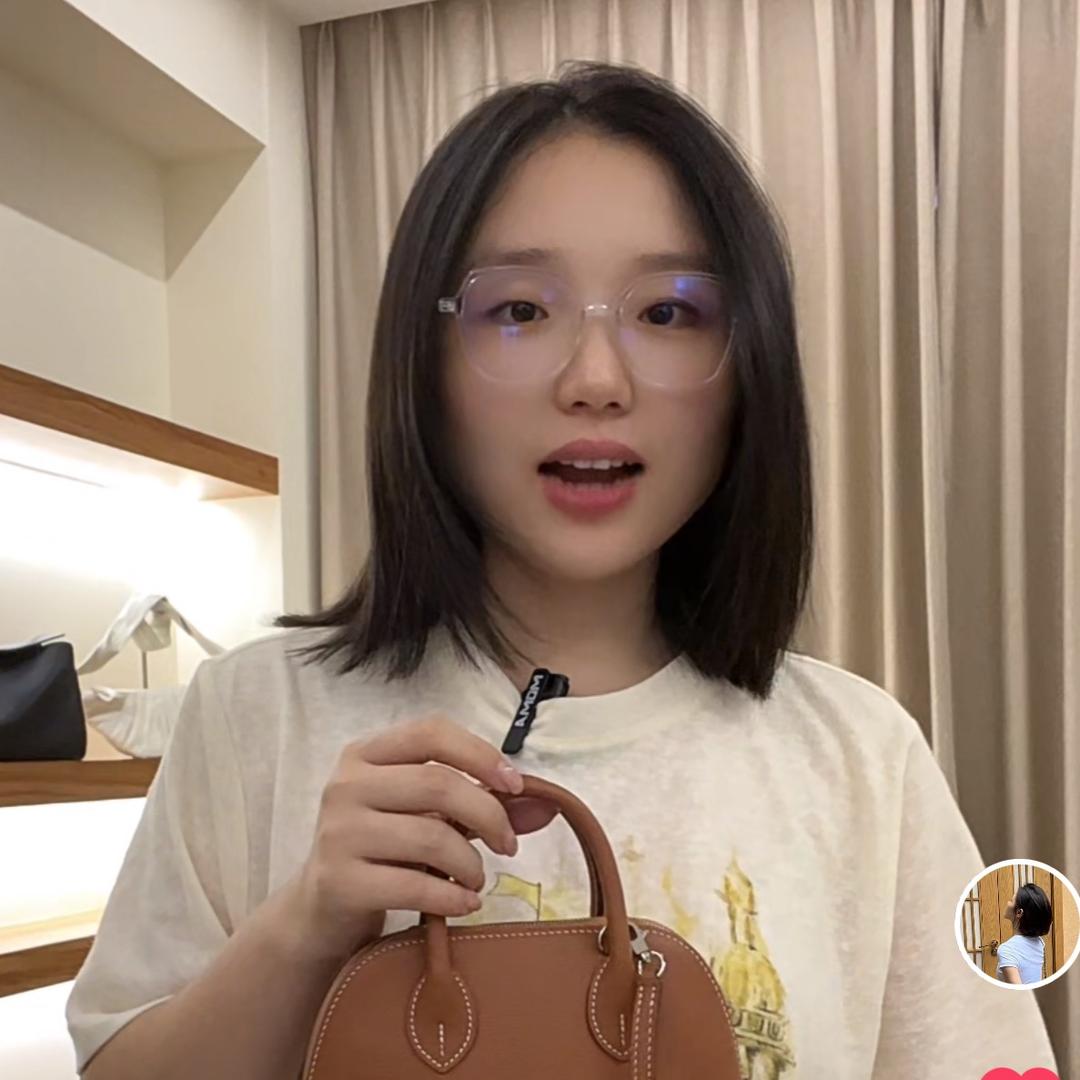 大脸包包