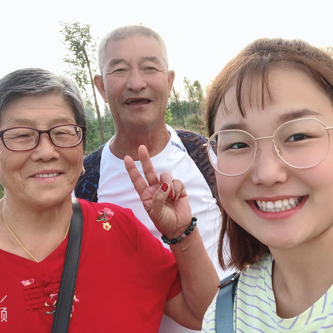 晁爽一家人