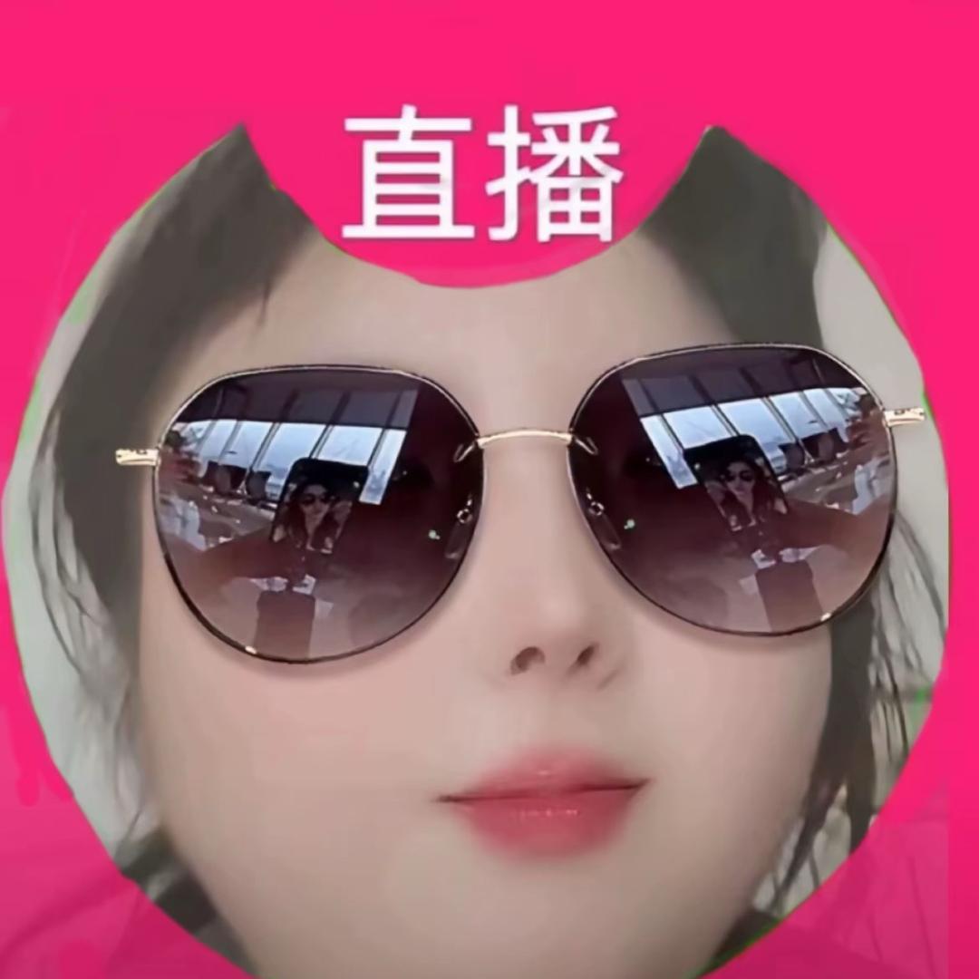 天生冷萌脸
