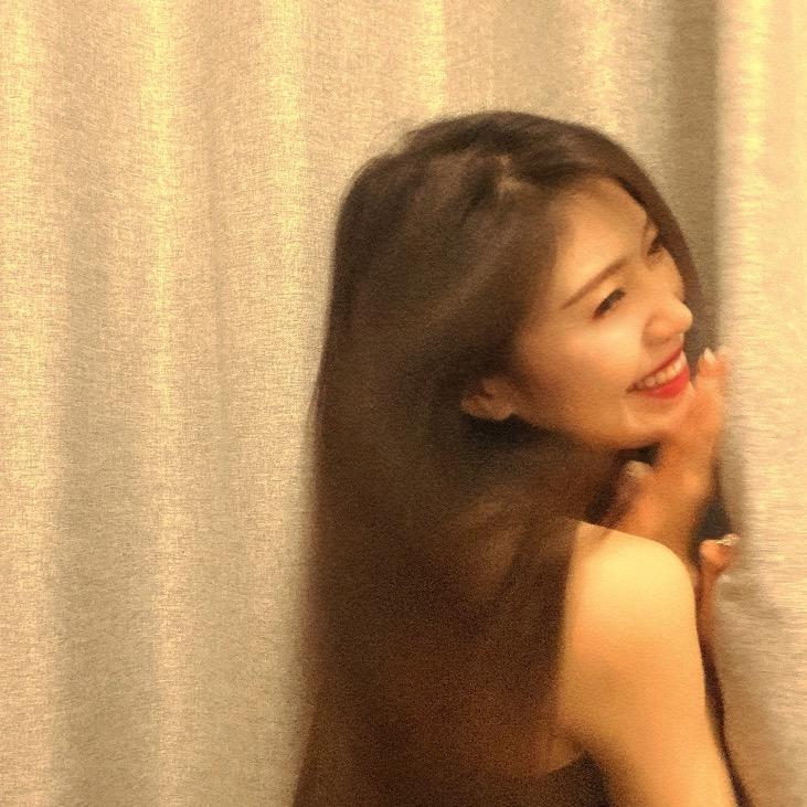 灿