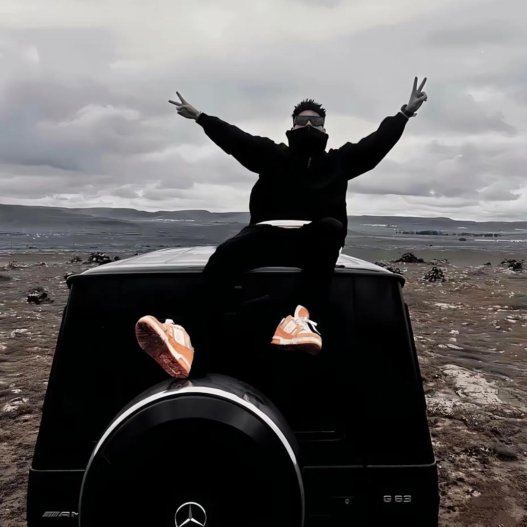 ￴ ￴ ￴￴ ￴ ￴ ￴