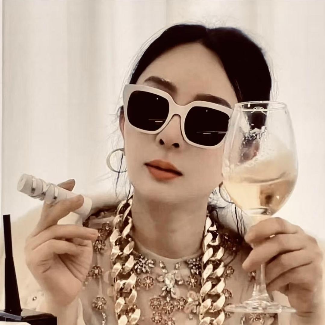 婉娜仪式感穿搭
