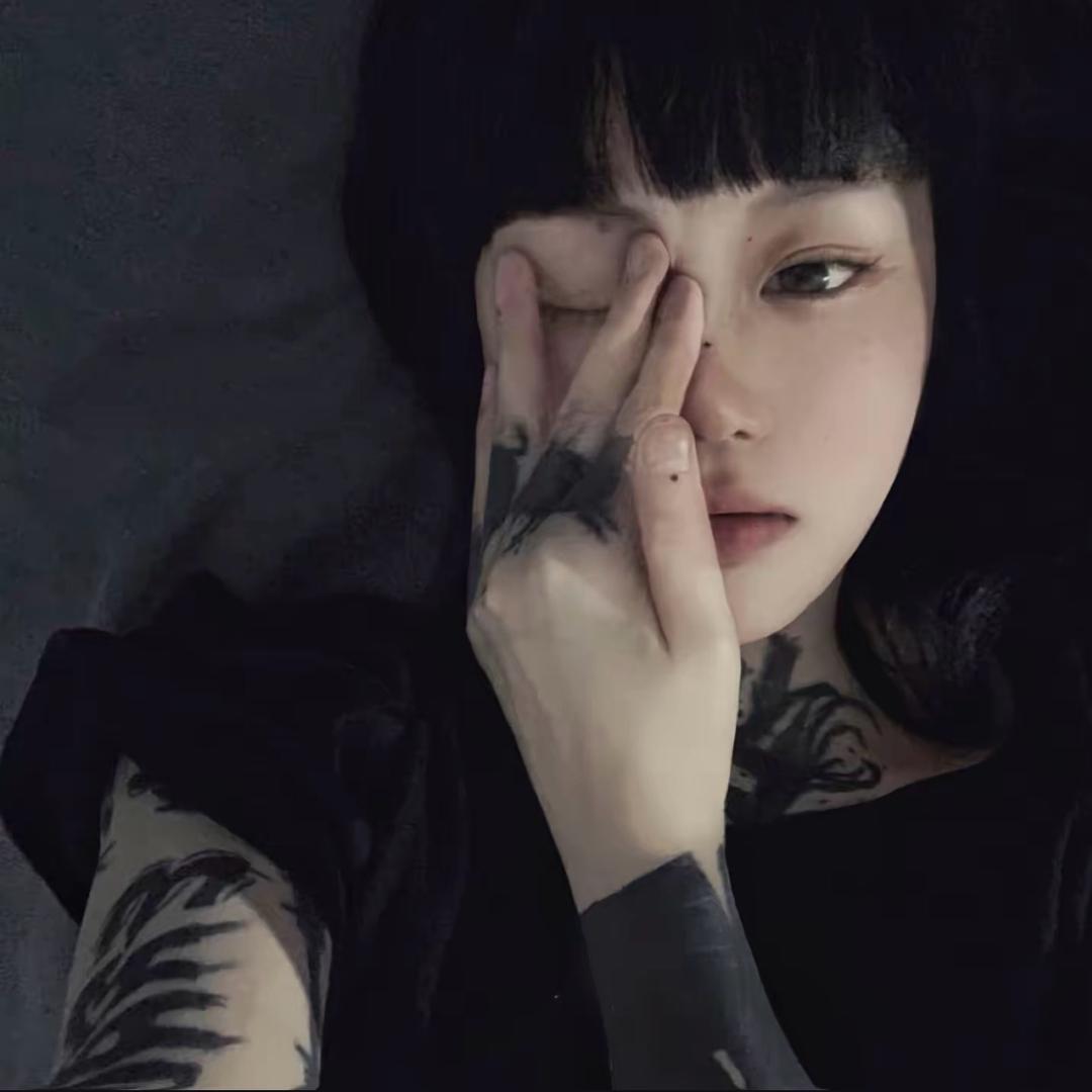 小 琳^
