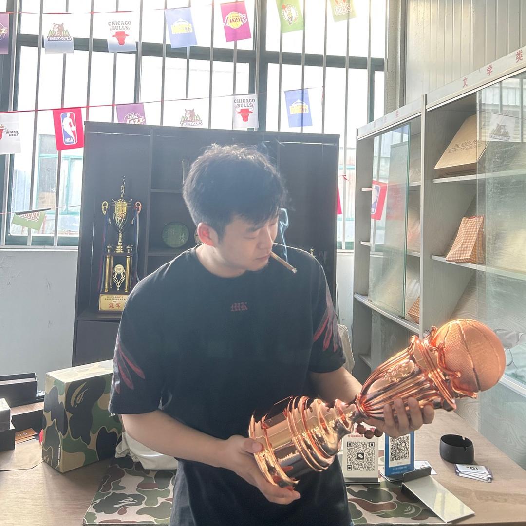 隔壁大爷会勾手