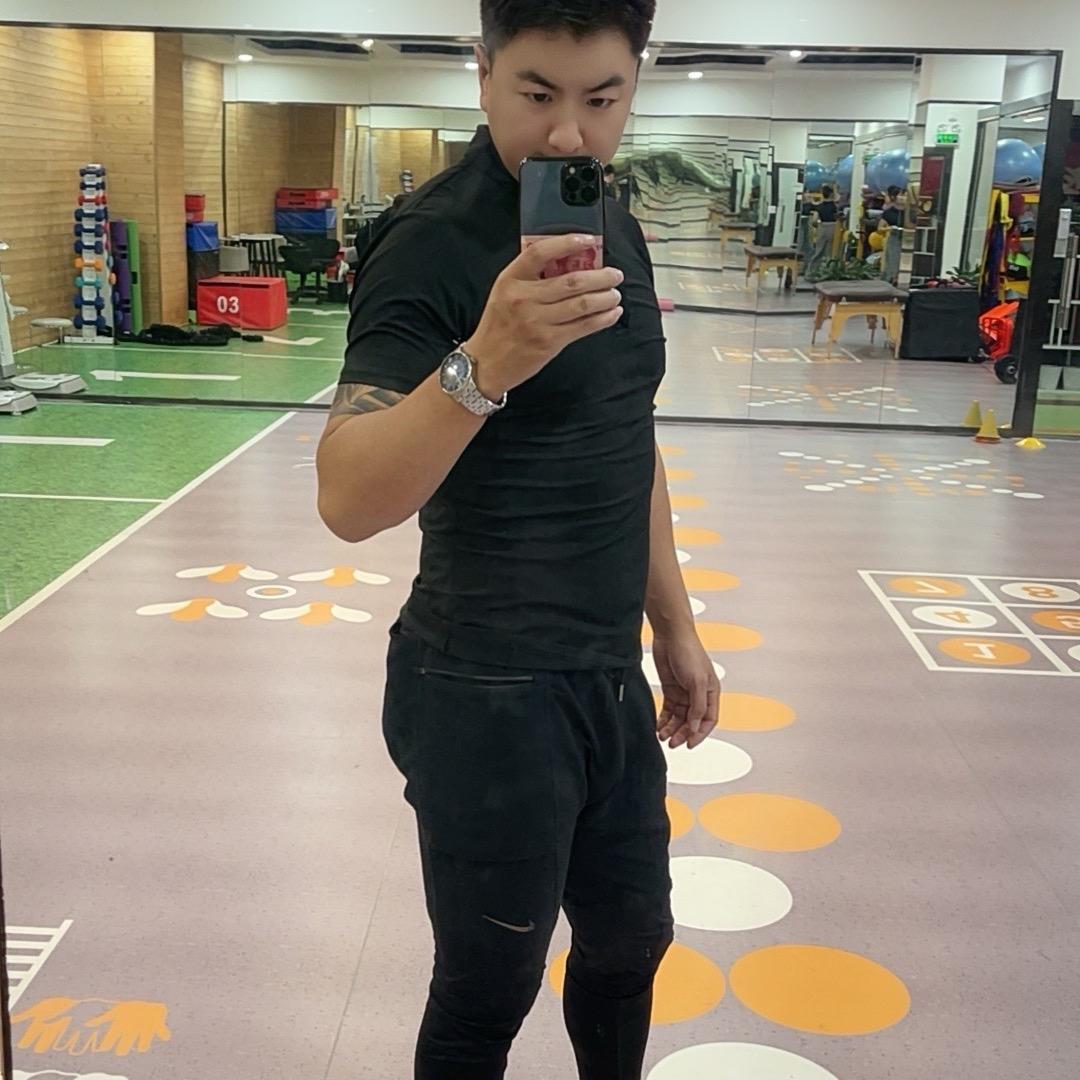 正能量的自由健身教练阿宇