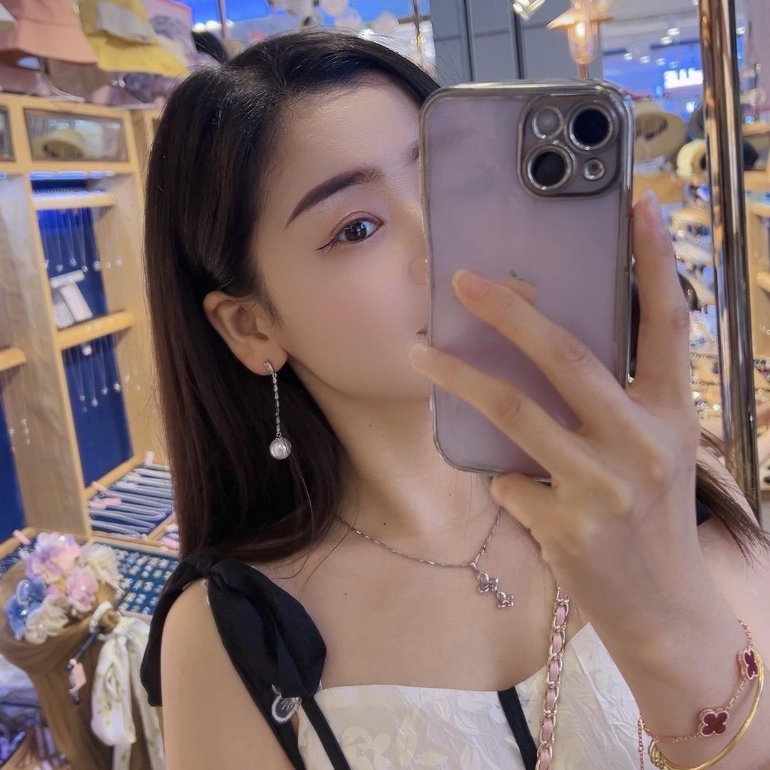 芳芳😘