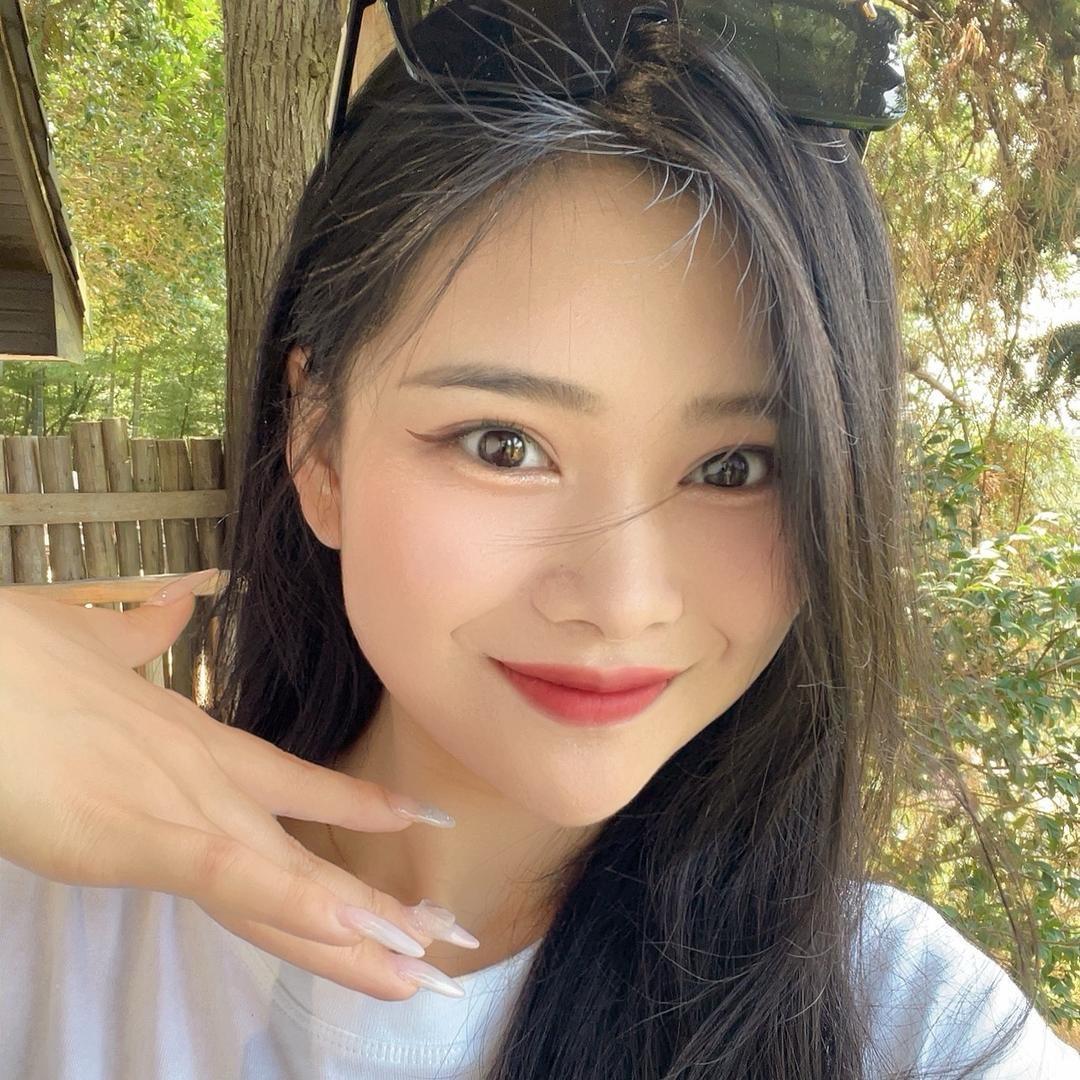 邹丽