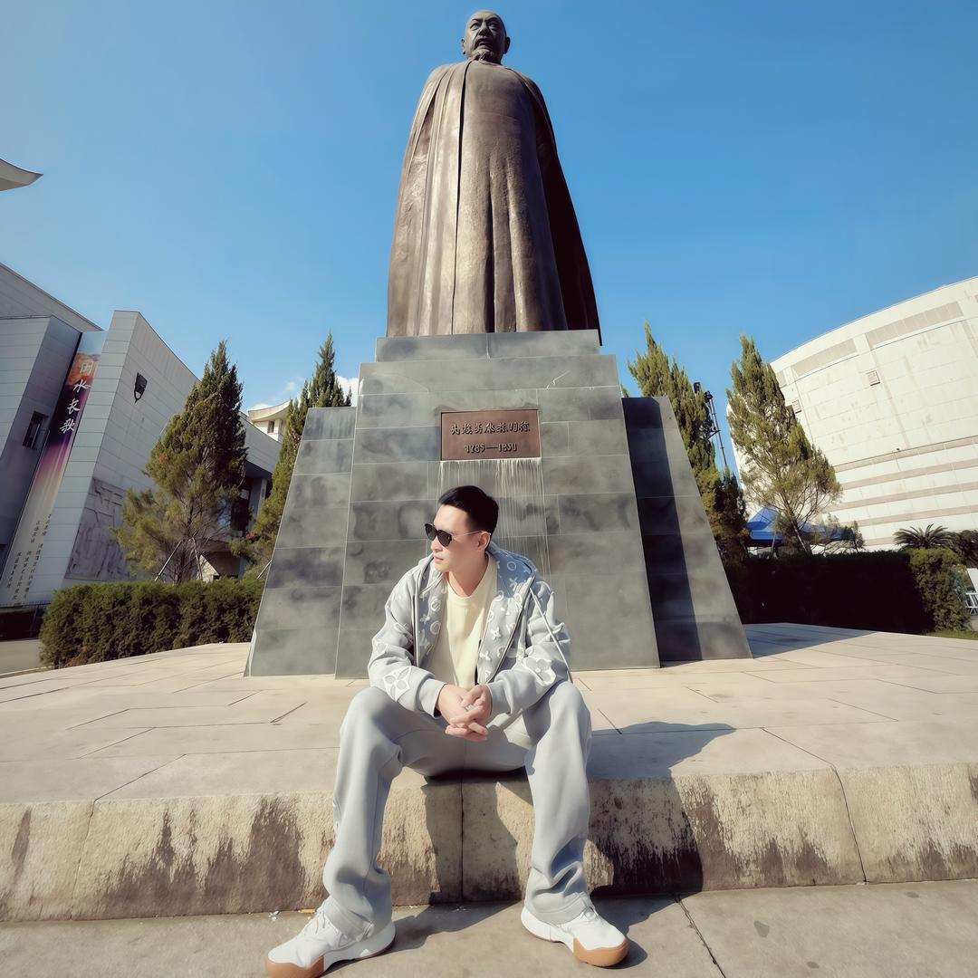 嗡·齿·临