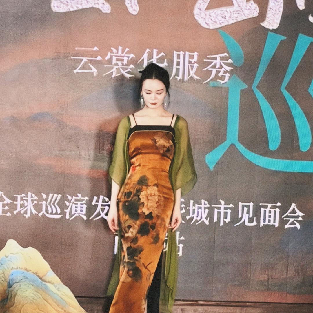 俐娜 高定旗袍
