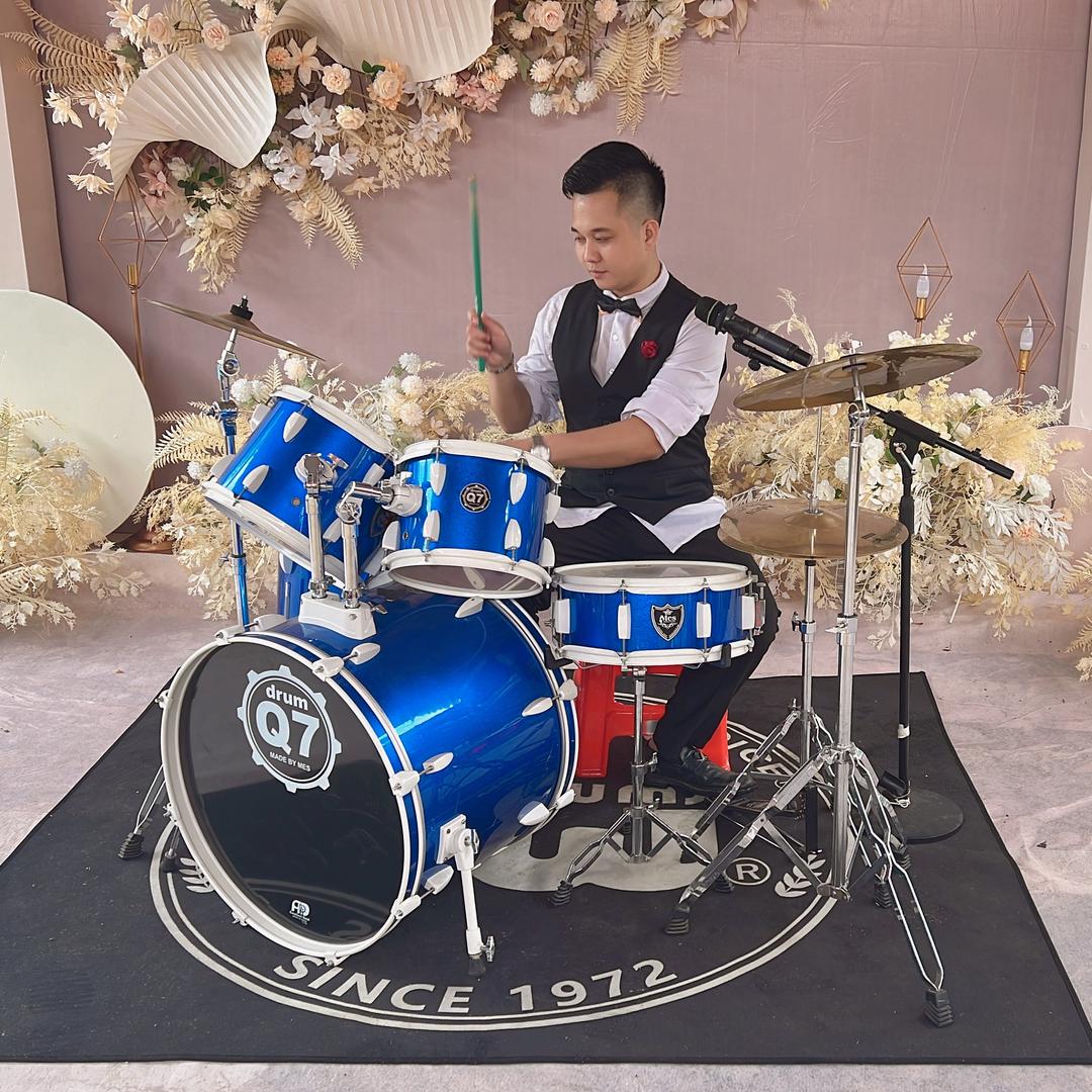 主持歌手👉华仔