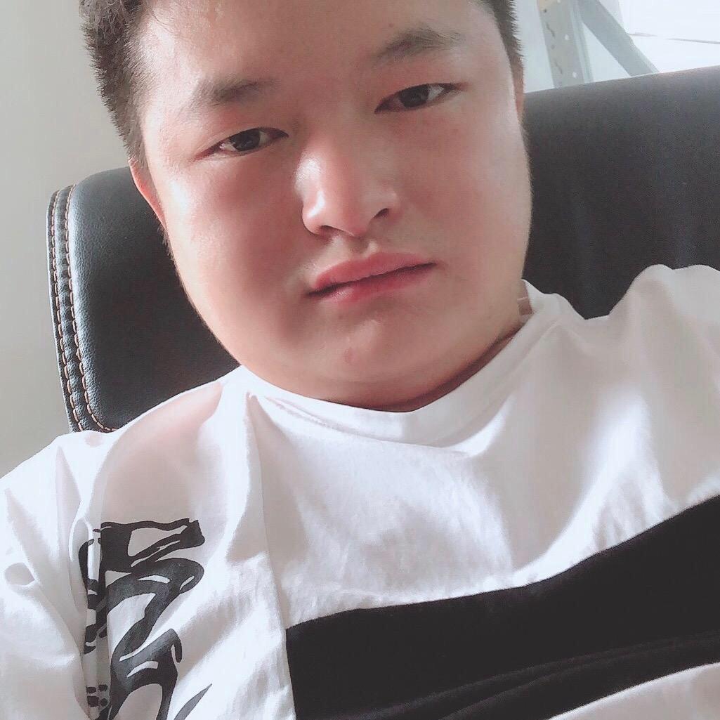 高小飞.