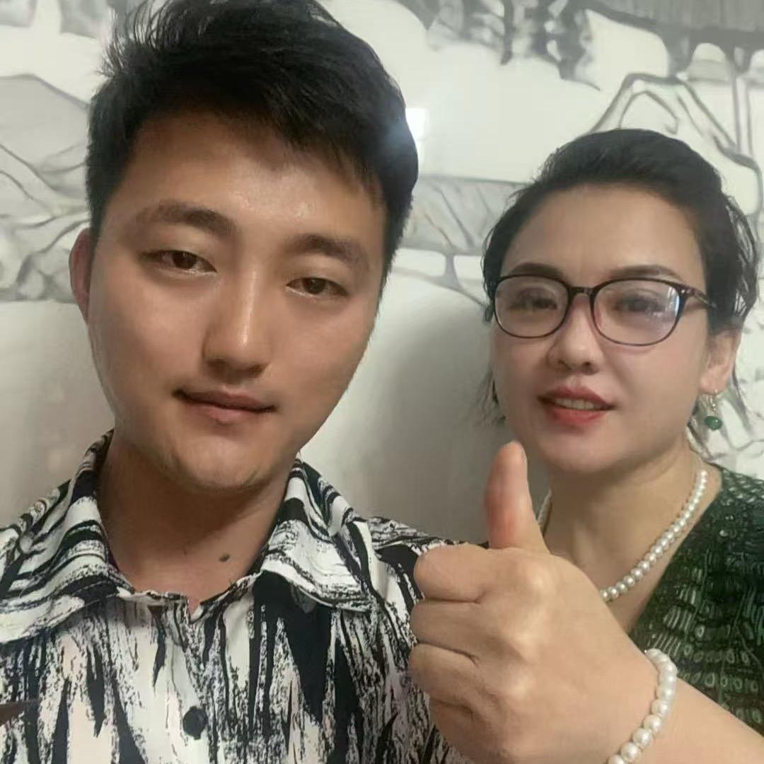 李想与金梅2