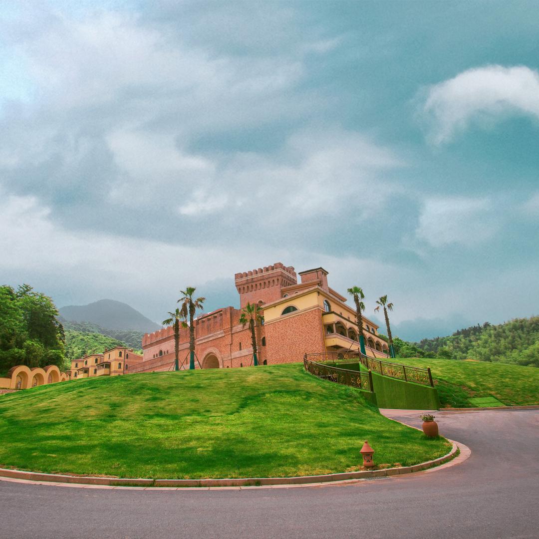 贡帝托斯卡纳城堡温泉度假酒店