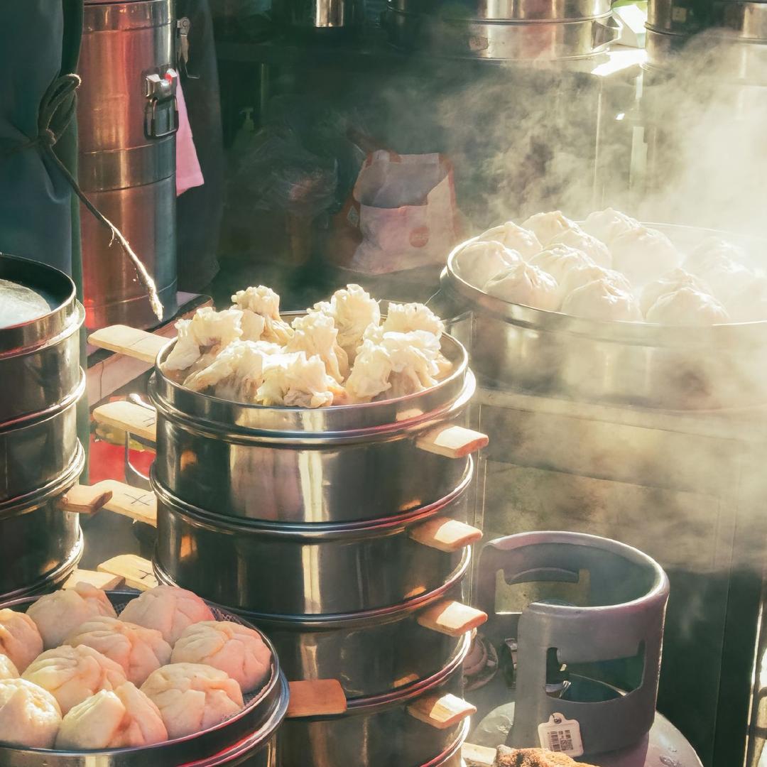 爱吃美食的东北老板娘