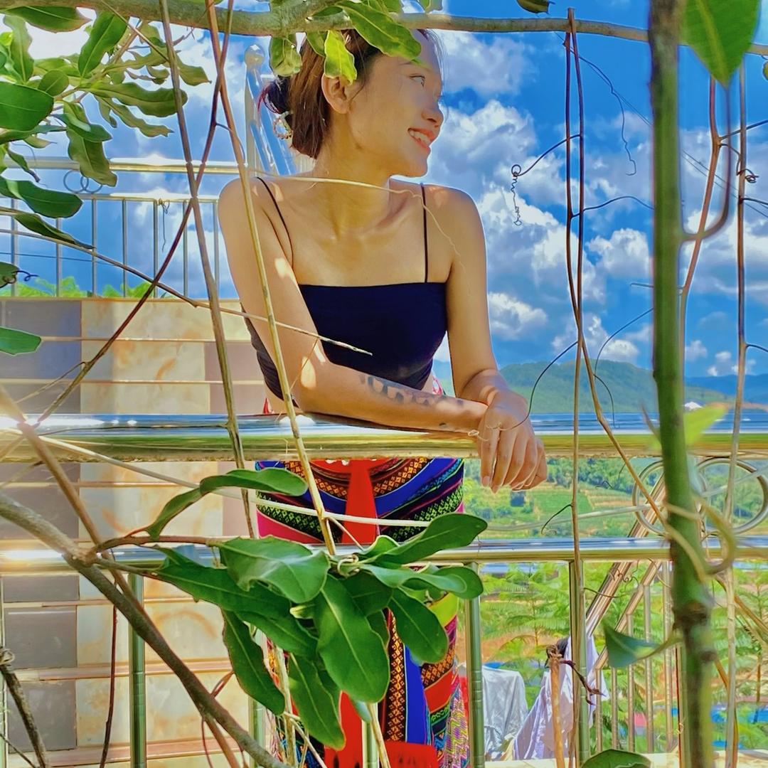 依