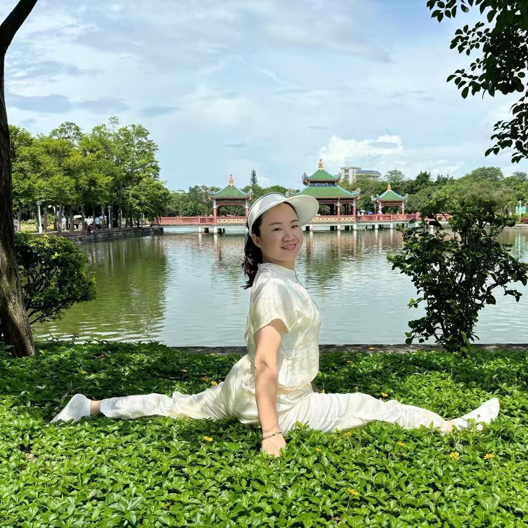 颜小莲