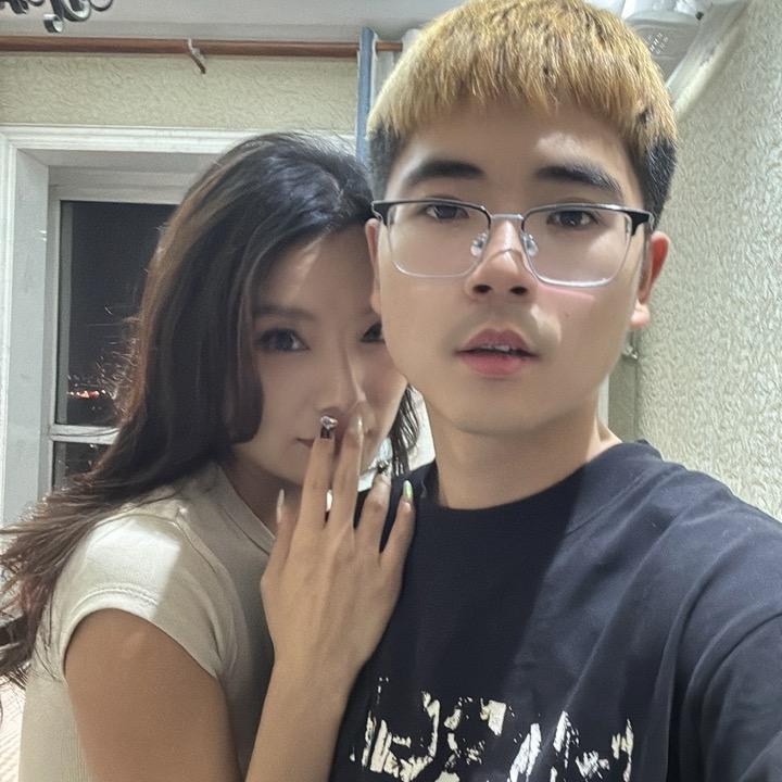 80后阿姨和00后弟弟