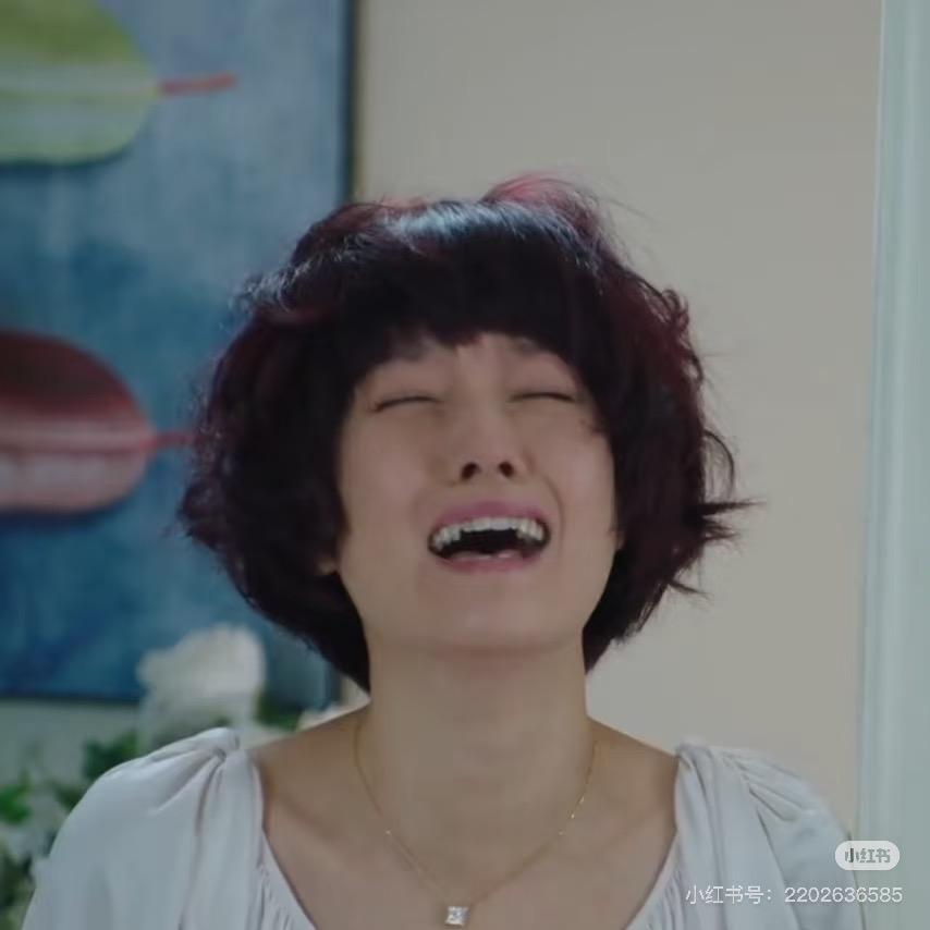 一朵风中摇曳的水仙花
