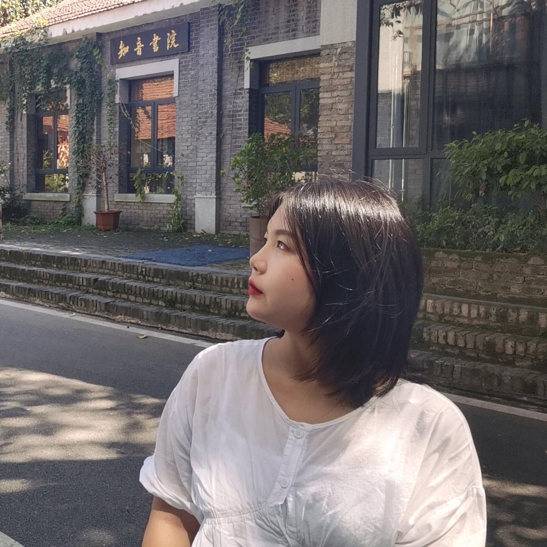 爱摆摊的二十一