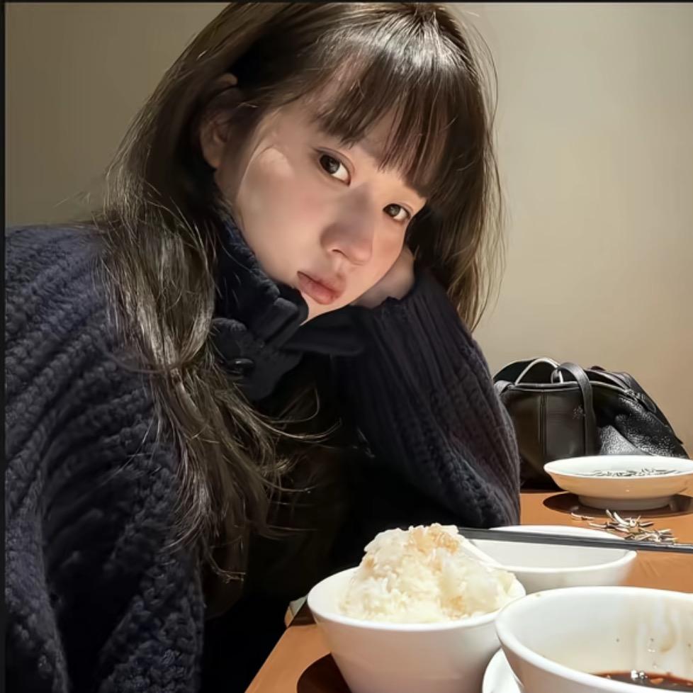 ᅠᅠᅠ晴晴子^