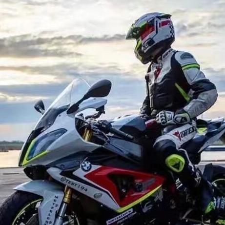 秋风扫落叶……