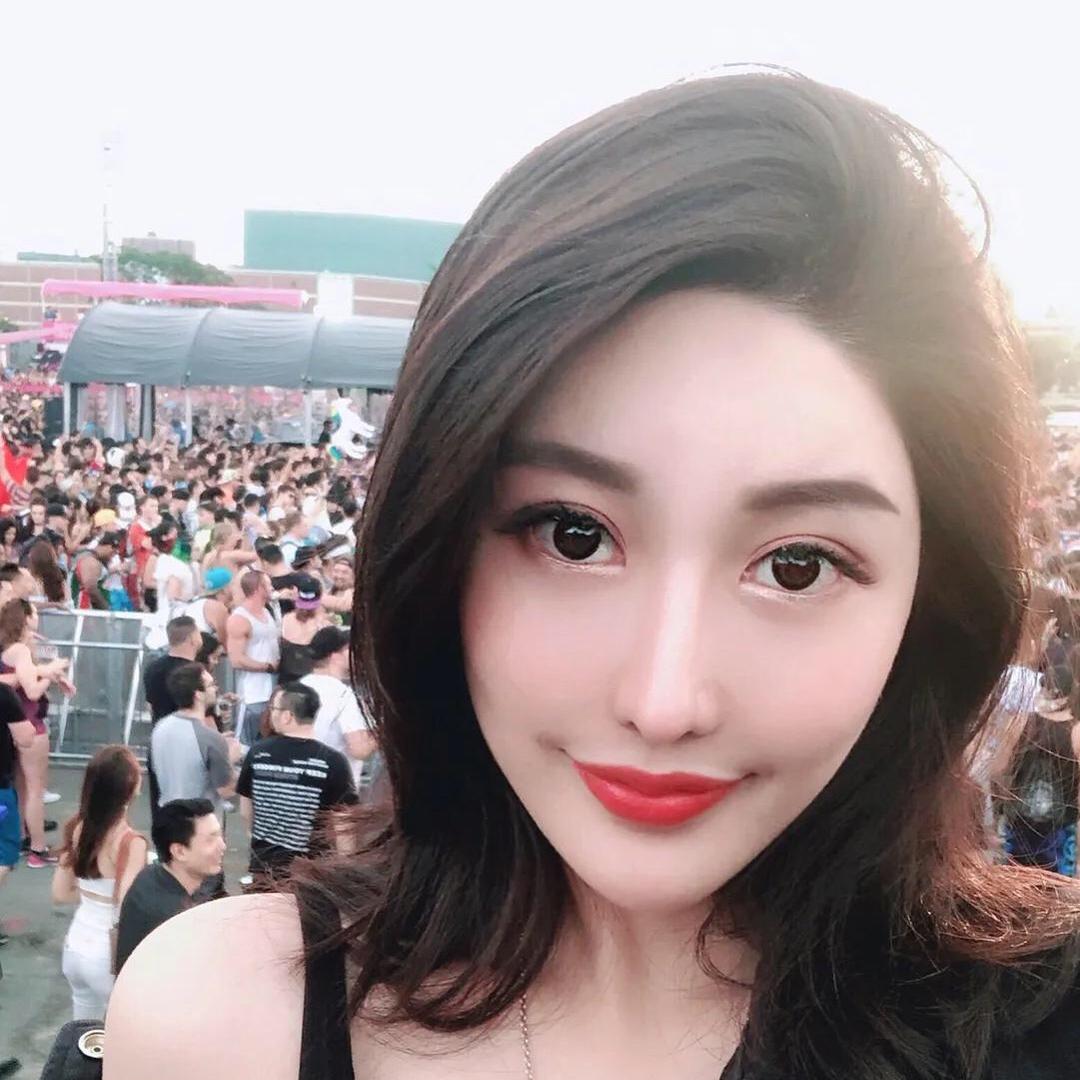 疯狂小美